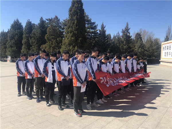 相關系部開展祭奠先烈、愛國衛生主題活動