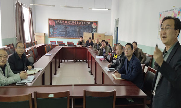 各系部持續推進“不忘初心、牢記使命”主題教育