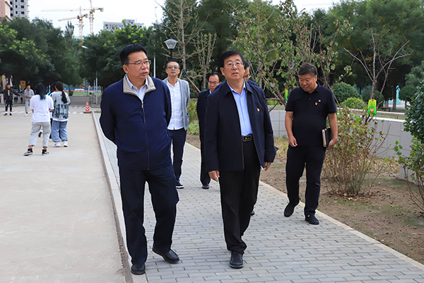 省委宣傳部二級巡視員賈敬剛到我院調研