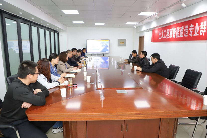 院長王立軍主持召開智能建造專業群建設專家論證會