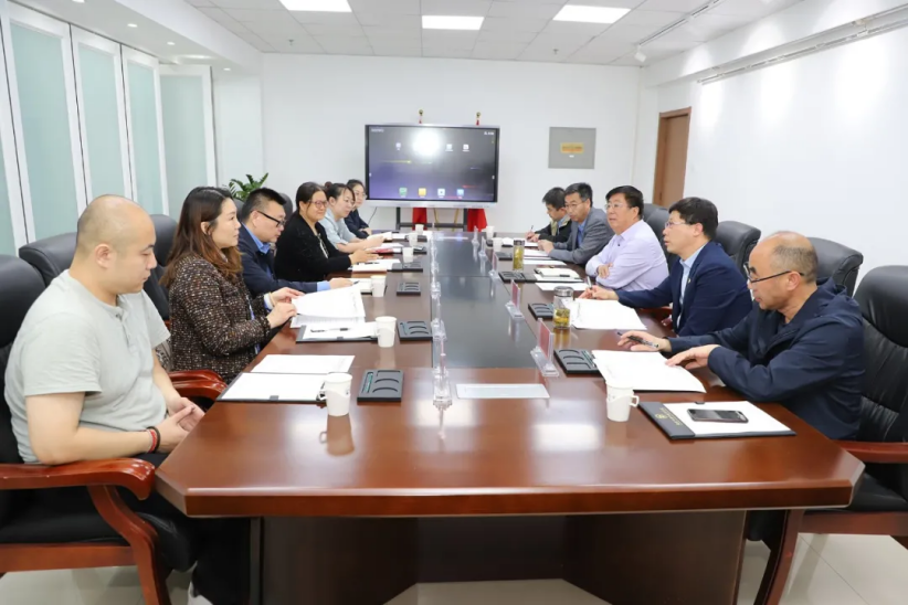 馮印濤會見河北清華發展研究院智能機器人產業發展中心副主任牛雪松一行