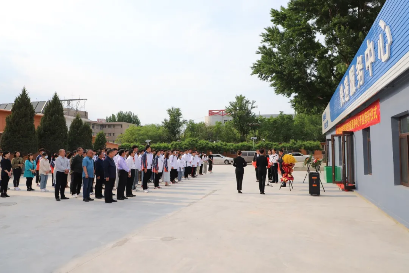 學院師生快遞服務中心正式投入使用