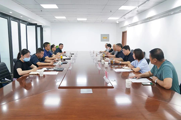 宣化經(jīng)濟(jì)開(kāi)發(fā)區(qū)管委會(huì)副主任董文柱一行到訪我院