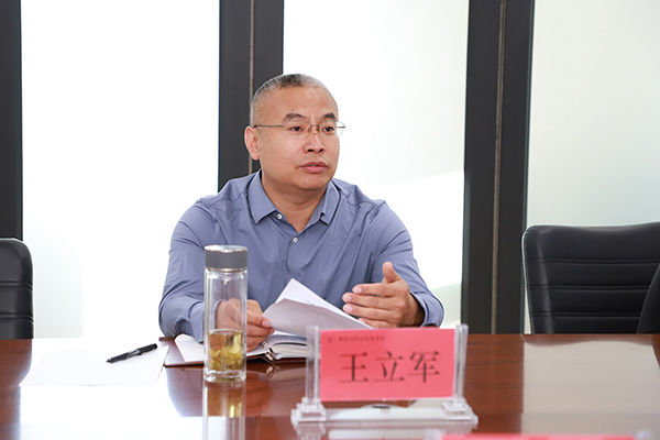 王立軍對學院人才培養工作狀態數據采集及學生實習管理檢查工作進行調度部署