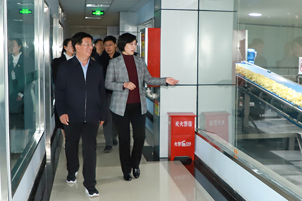 黨委書記馮印濤率隊赴察北管理區(qū)考察調研