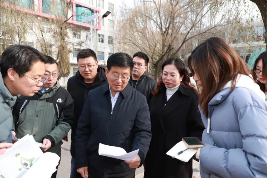 黨委書記馮印濤專題調(diào)度校園環(huán)境綠化規(guī)劃工作