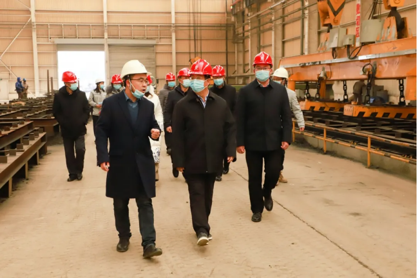 黨委書記馮印濤率隊赴尚義縣考察調研