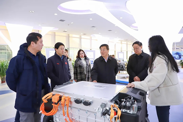 黨委書記馮印濤考察我市氫能源科技企業