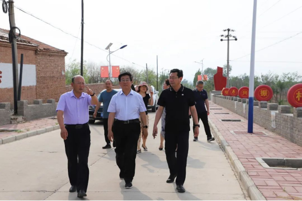 黨委書記馮印濤帶隊赴宣化區東深溝村、黃家梁村考察調研鄉村振興工作