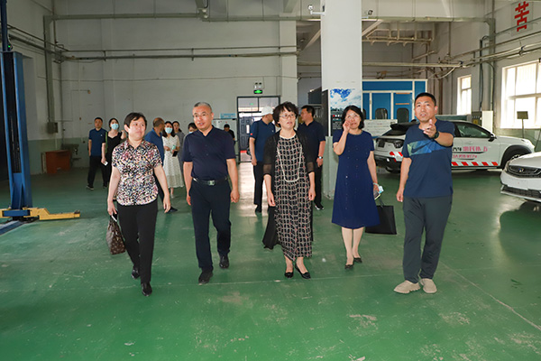 市政協副主席李品軍到我院進行調研