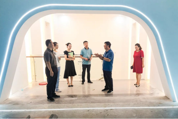 黨委書記馮印濤視察鯤鵬產業學院建設情況