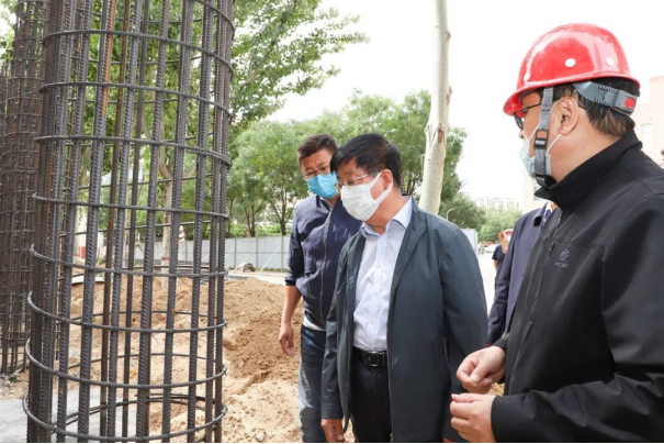 黨委書記馮印濤檢查學院重點項目進展