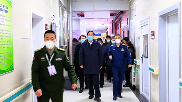 市長李克良視察我院學(xué)生應(yīng)征入伍體檢工作