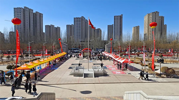 黨委書記馮印濤檢查指導(dǎo)學(xué)生返校報(bào)到工作