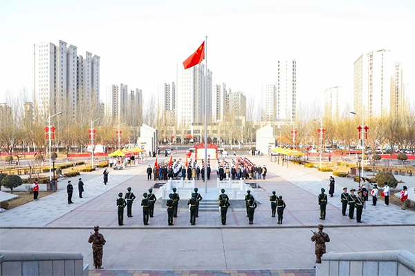 學(xué)院舉行學(xué)雷鋒主題活動(dòng)升旗儀式