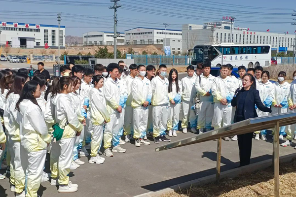 我院志愿者服務2023年河北張家口冰雪產業博覽會